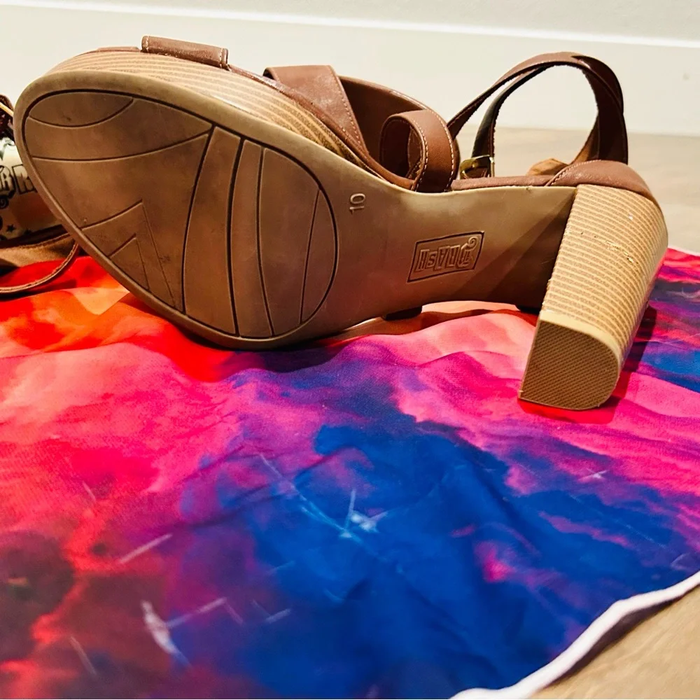 Brash Platform Sandals